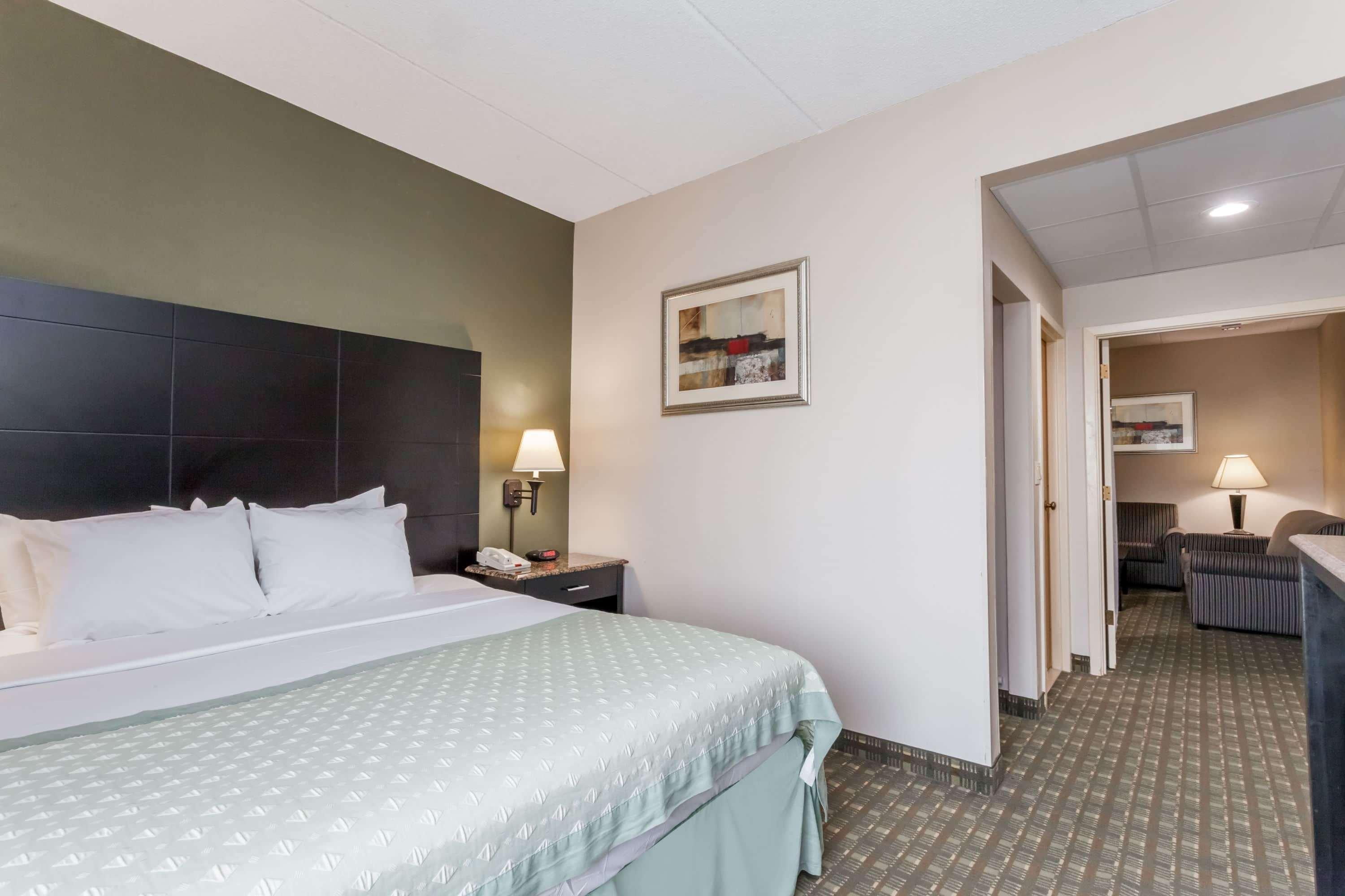 Hotel Ramada By Wyndham Newburgh/West Point Exterior foto