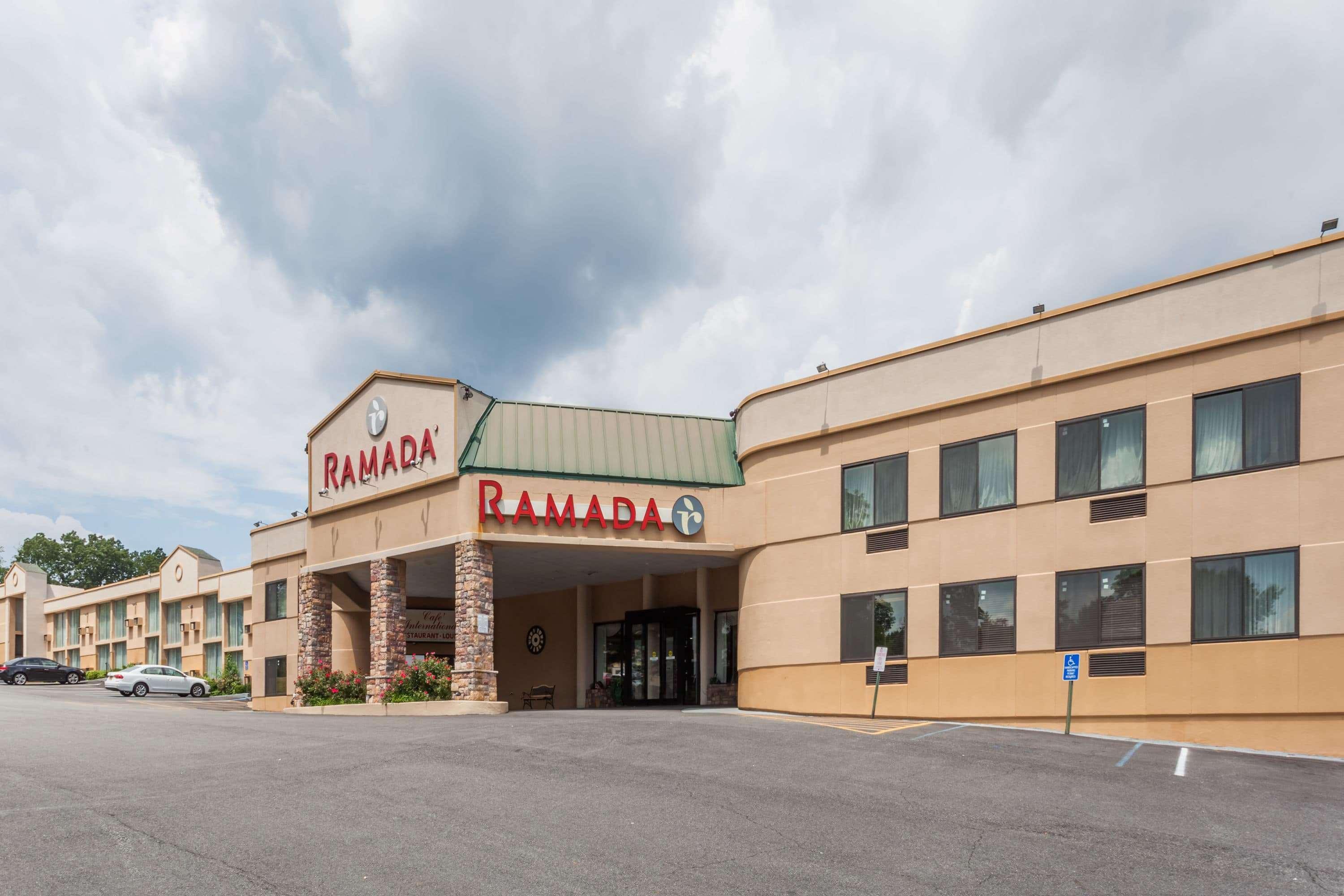 Hotel Ramada By Wyndham Newburgh/West Point Exterior foto