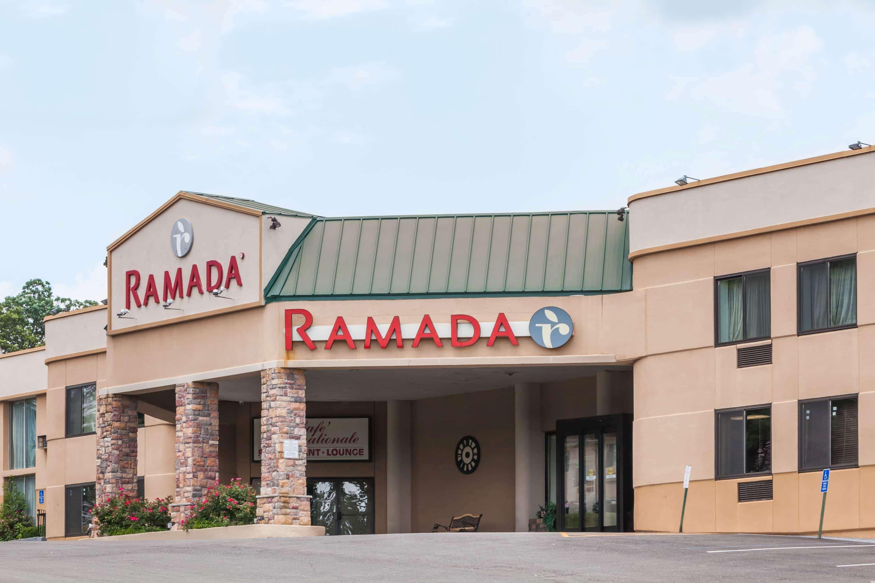 Hotel Ramada By Wyndham Newburgh/West Point Exterior foto