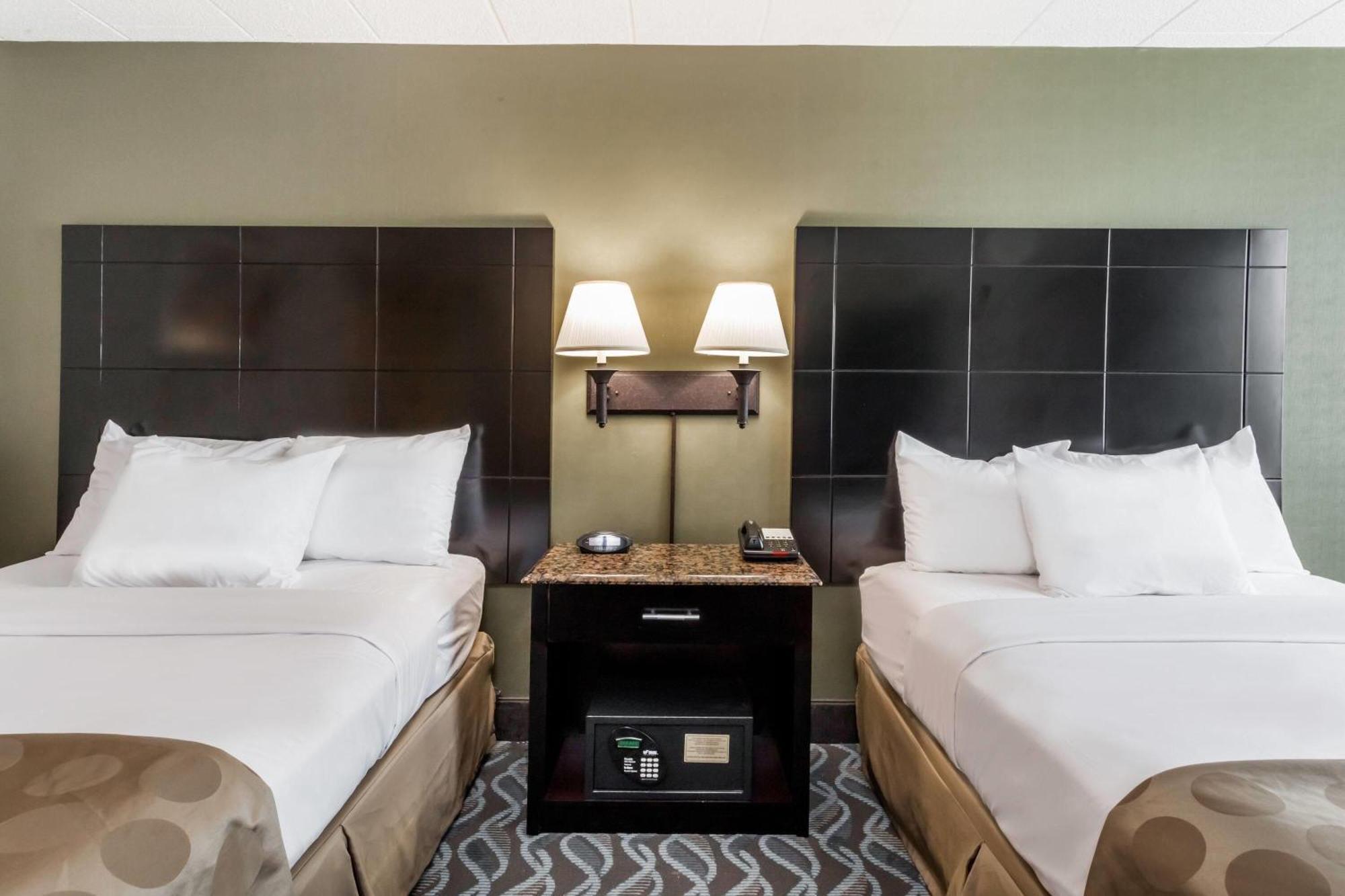 Hotel Ramada By Wyndham Newburgh/West Point Exterior foto